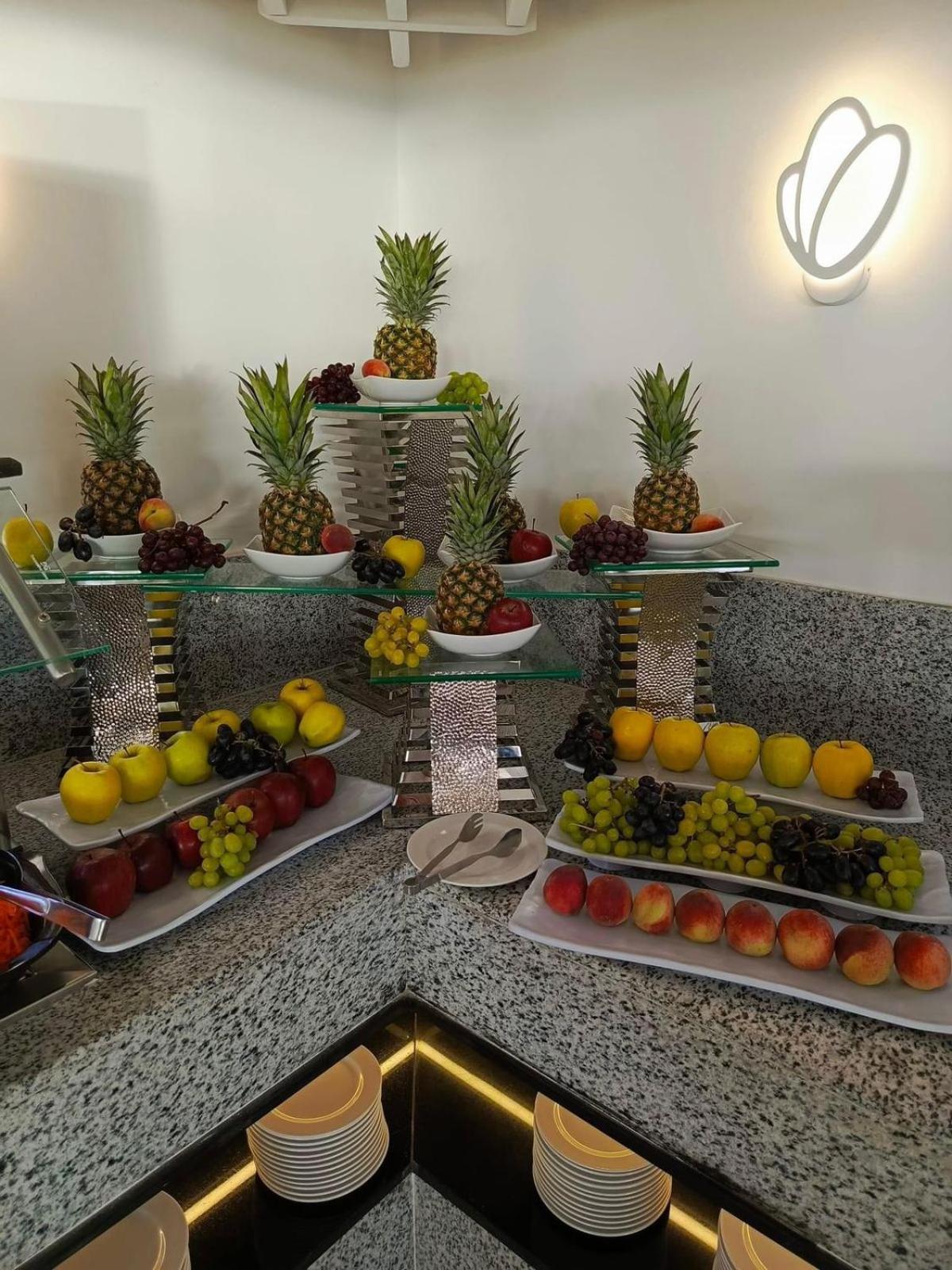 Borg El Arab Beach Resort Extérieur photo Fruit display